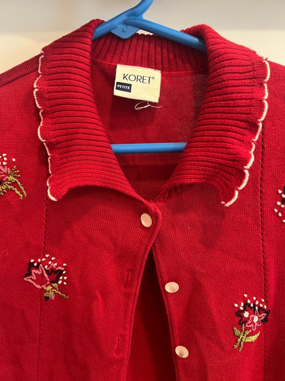 Koret Red Short-Sleeve Embroidered Cardigan with Scalloped Trim - Picture 2 of 11